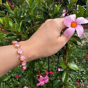 The Sparkled Shell Lilly Sparkle Bracelet